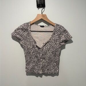 Brandy Melville Leopard Print Cropped Button Front T Shirt One Size